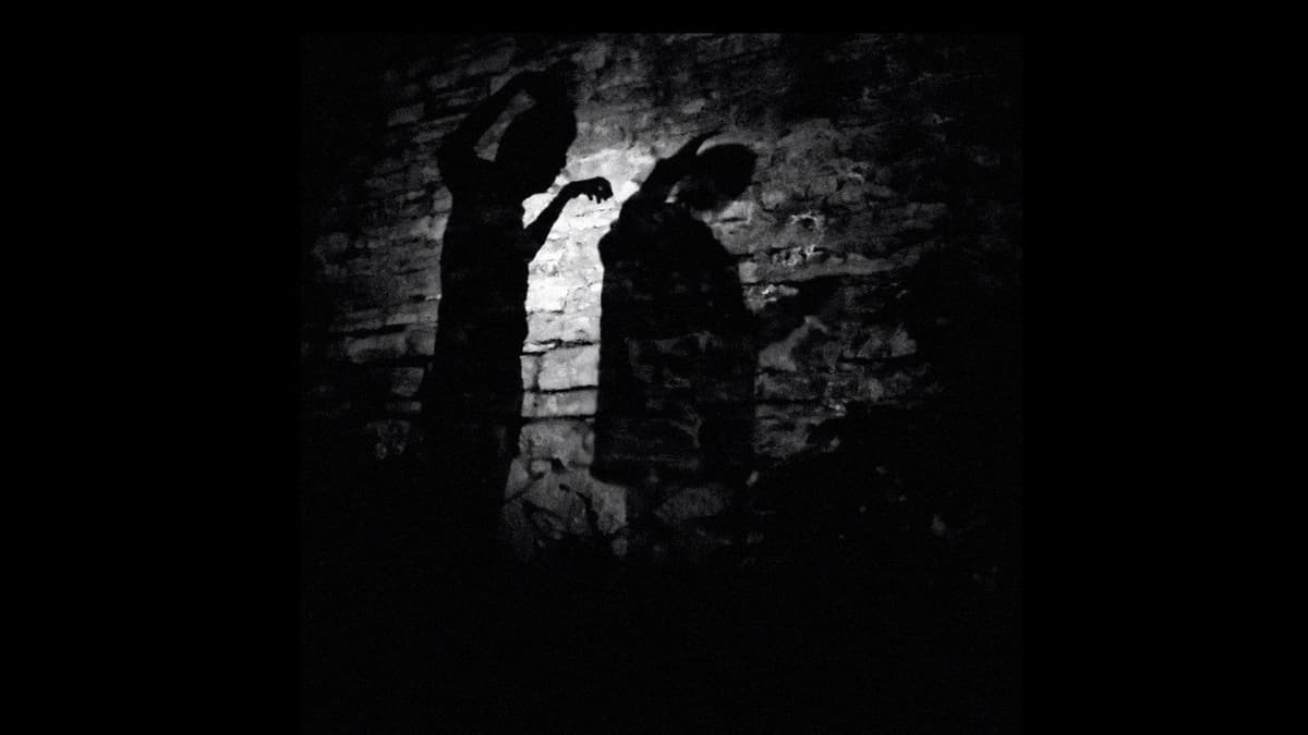 HÖHLE