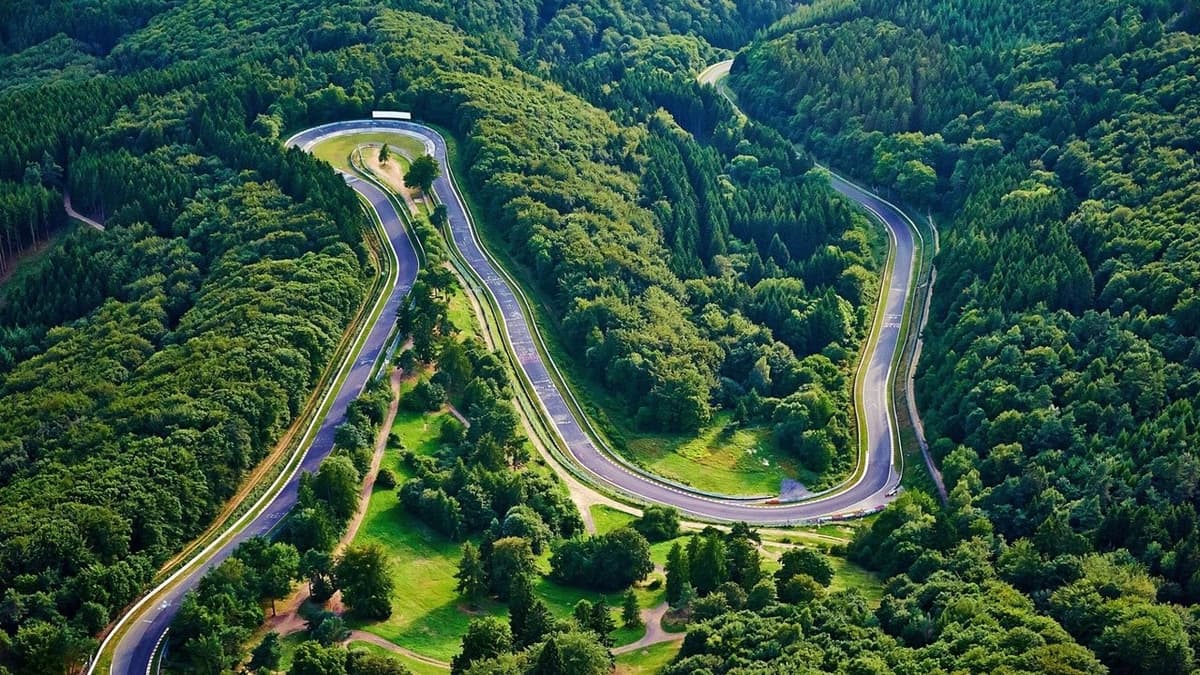 Nürburgring - 100 Jahre grüne Hölle