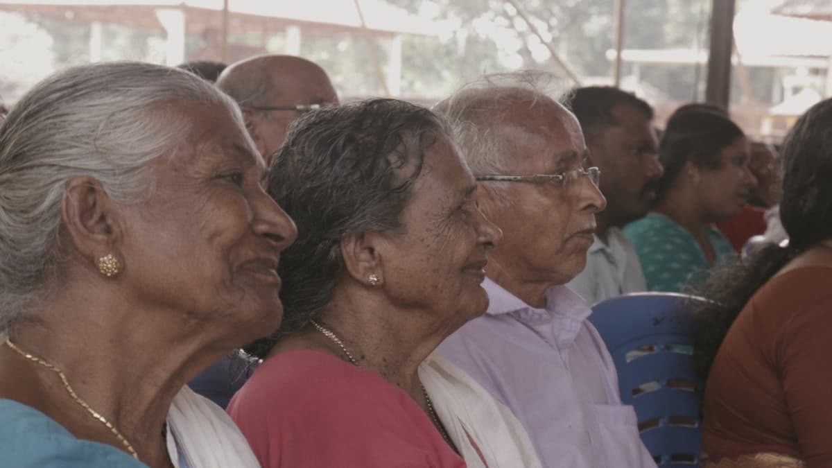 നെല്ലി മരൂം, ആ മാവും, പേര മരൂം...