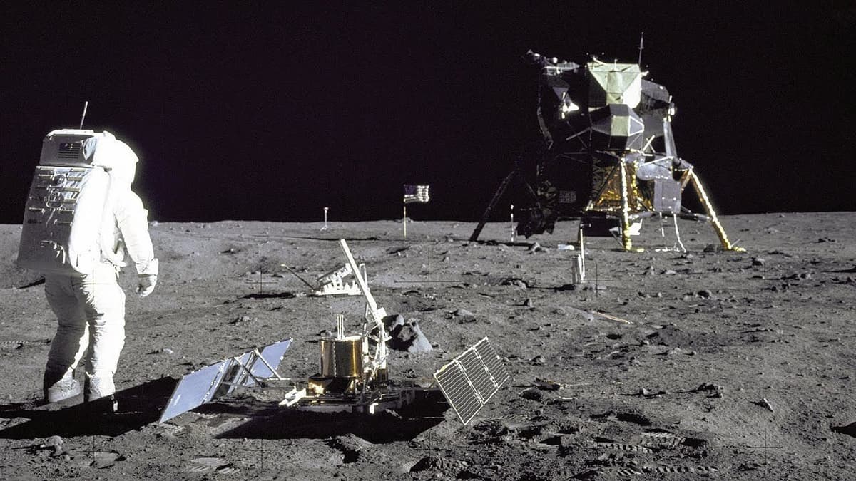 Moon Landing Live