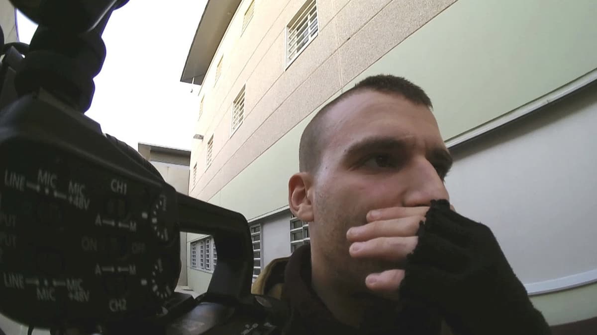 Adentro