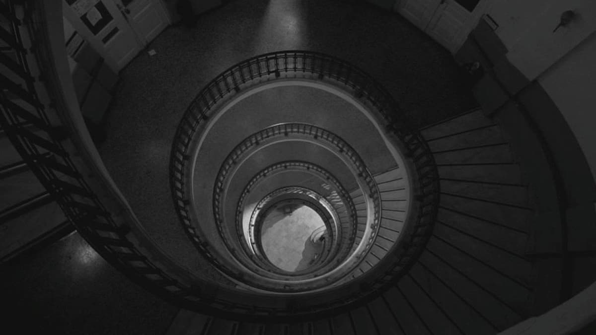 Η γυναίκα στο δωμάτιο