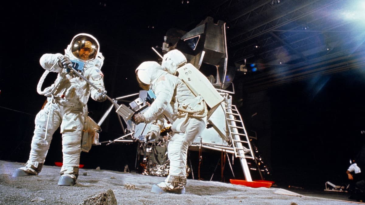 Månens mörka baksida