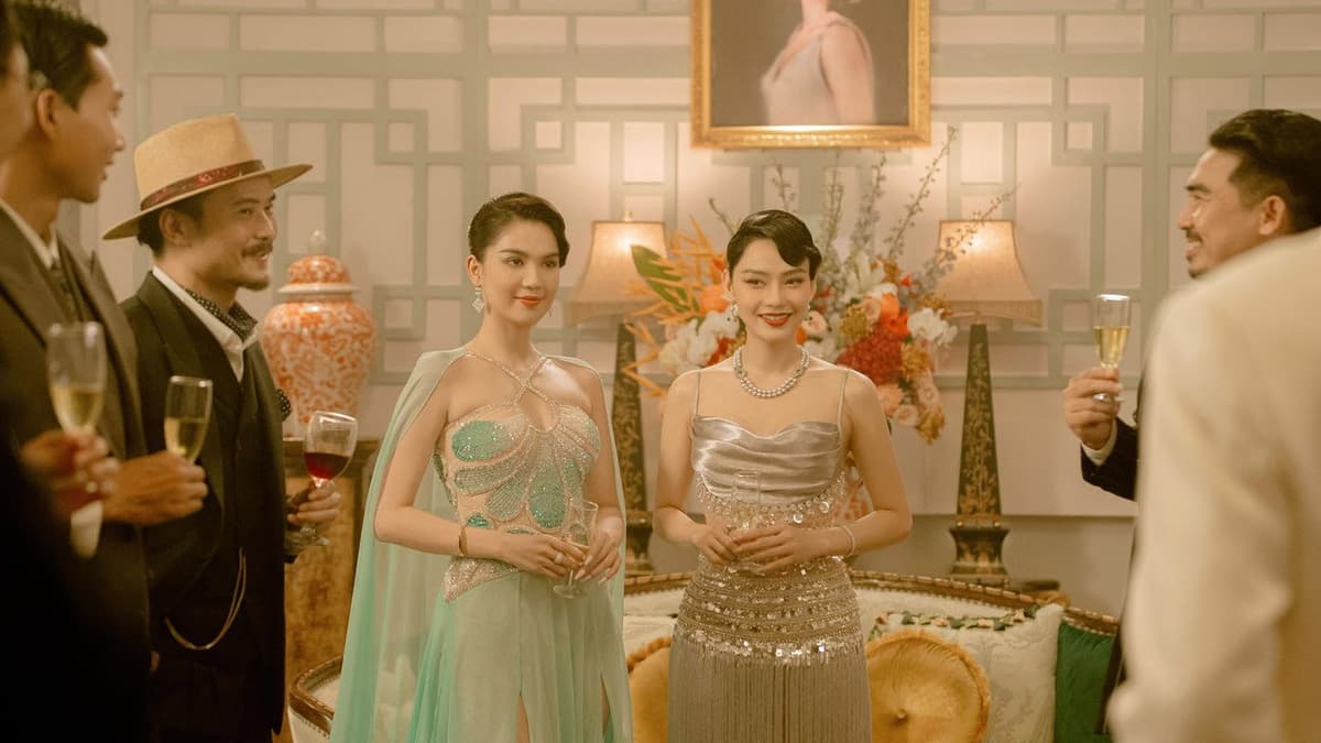 Chị Chị Em Em 2