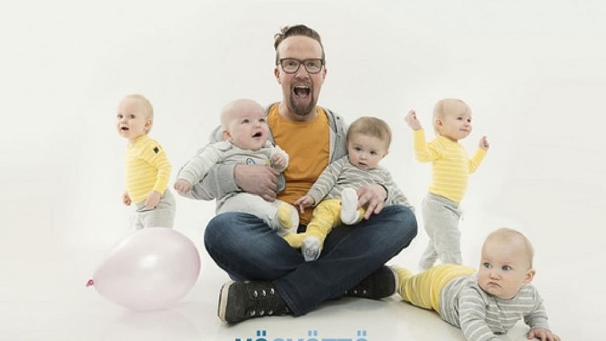 En man och en baby
