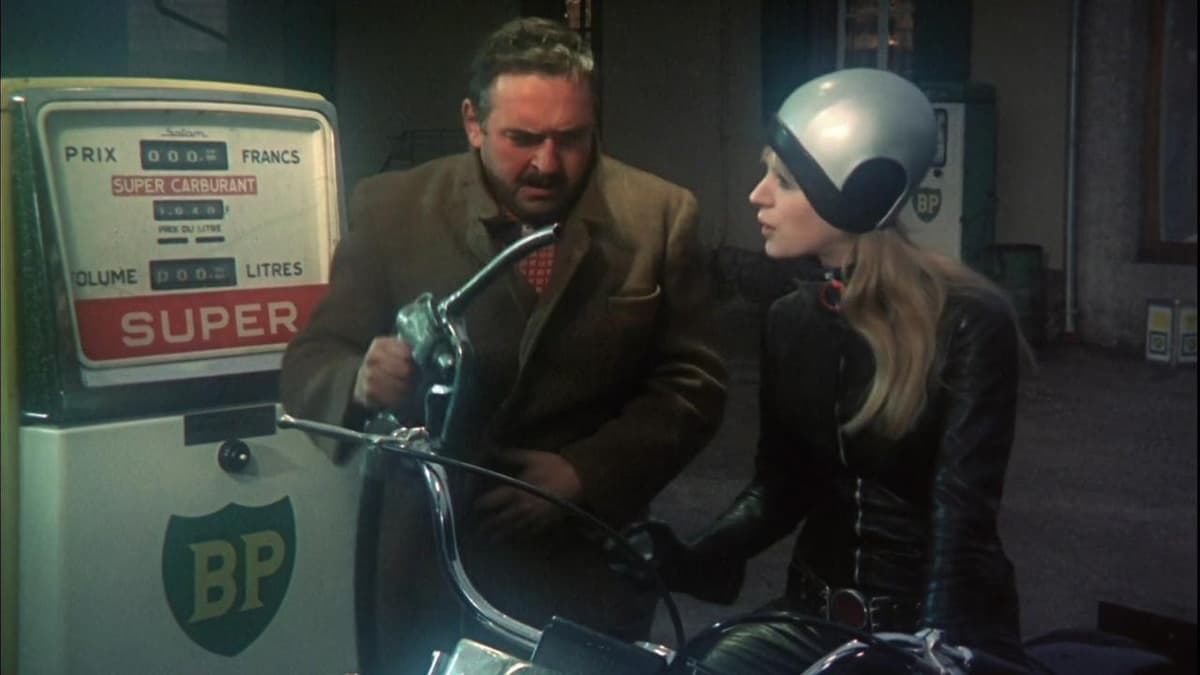 Flickan och motorcykeln