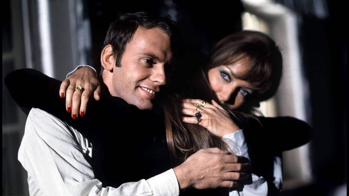 Två kvinnor - en man