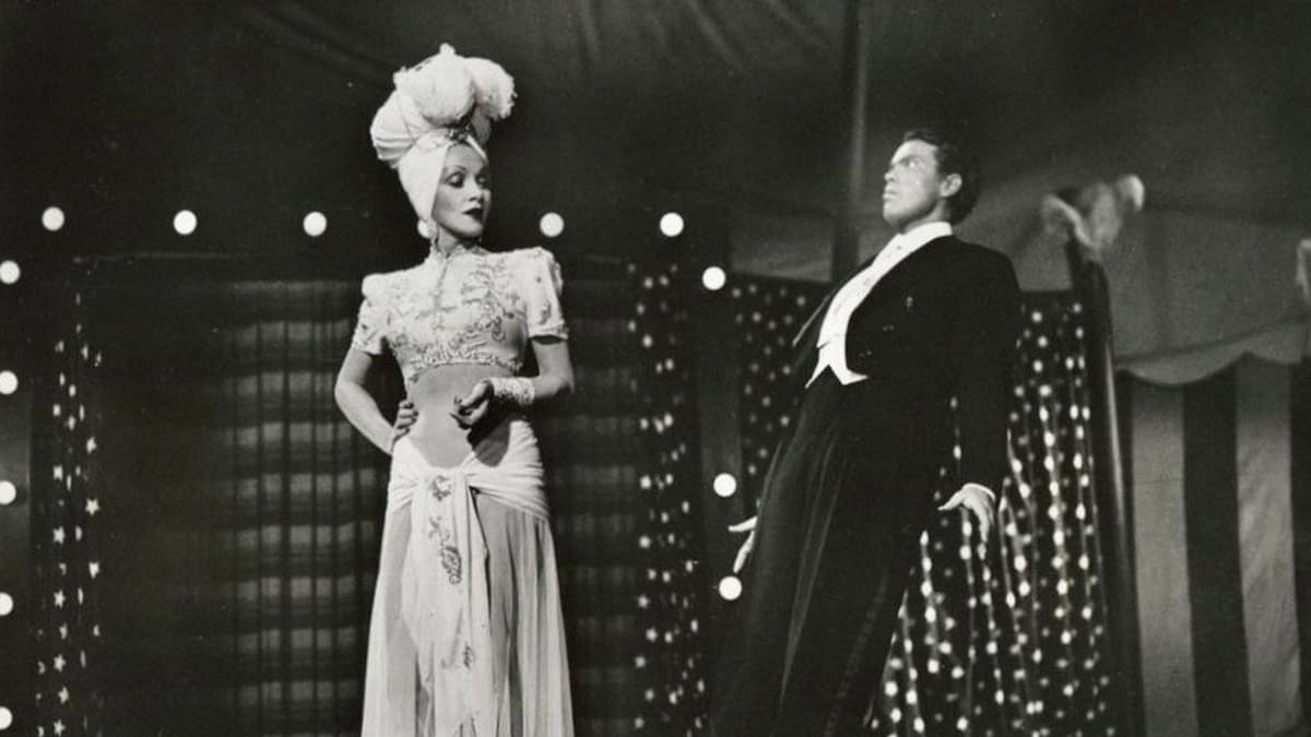 Hollywood dansar och ler